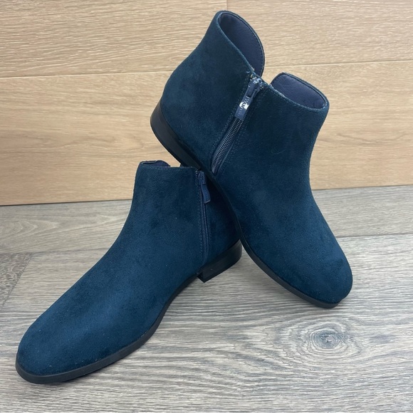 Wanted Dipper Ankle Bootie with V-Cut Detail Size 8M - NIB! - Picture 16 of 17